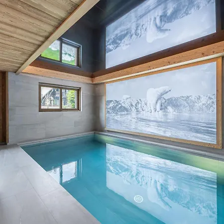 Chalet De Luxe A 2 Pas Des Pistes Avec Piscine, Sauna Et Salle De Sport - Fr-1-569-134